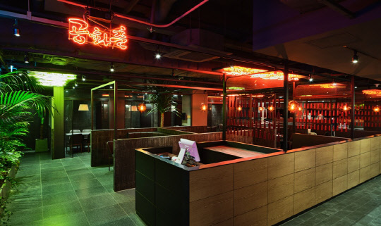 국내 최초의 짜장면집 공화춘이 서울에 입성한다. 사진은 공화춘 서초 다이닝포레스트점 전경. <디딤 제공>